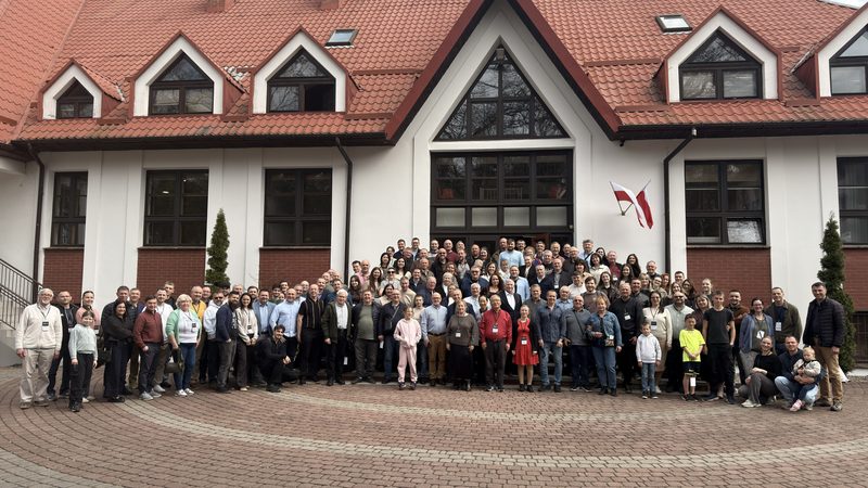 Участники 16-го Саммит-форума ЕХБ Европы — общее фото в Варшаве